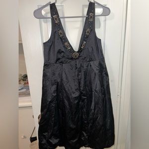 Gothic detailed v-cut mini dress by Laundry